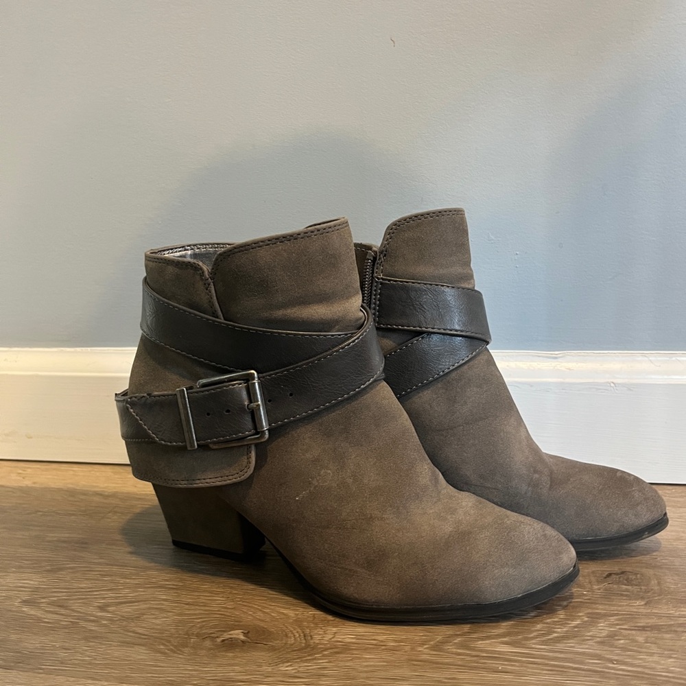 Grey heeled ankle booties - Size 6